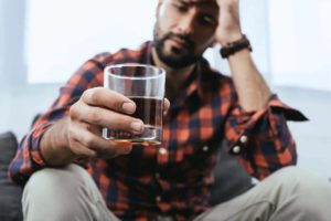 signs-drinking-problem-men